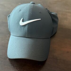 Nike Men's Dark Gray Cap